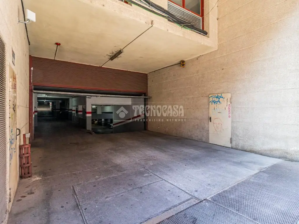 Box/plaza de garaje en venta en Sant Cugat Del Vallès