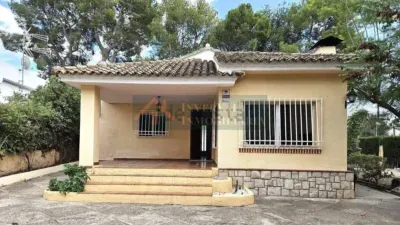 Chalet en venta en La Canyada - La Cañada