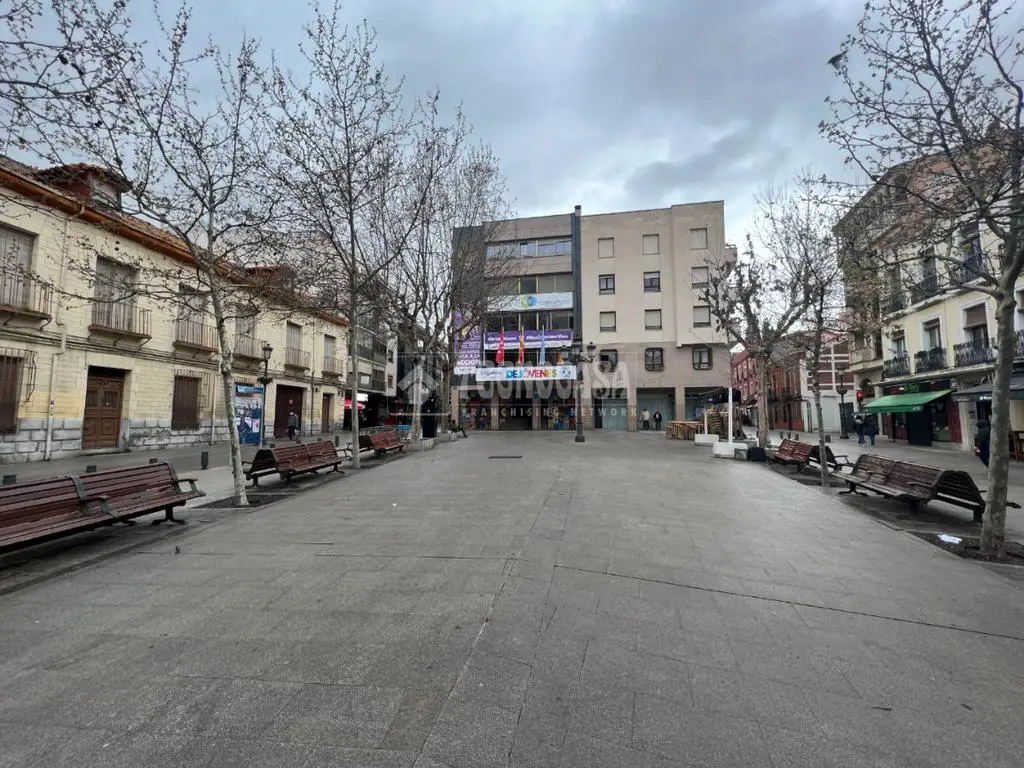 Box/plaza de garaje en venta en Centro - Escritores