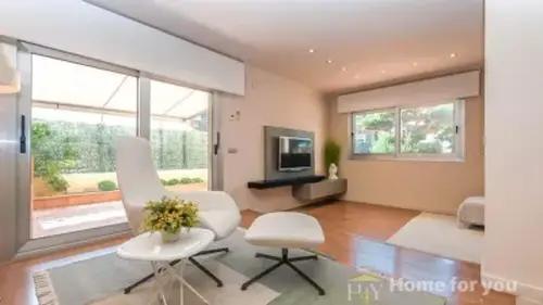 Casa en venta en Vía Gran Via de Pau Casals