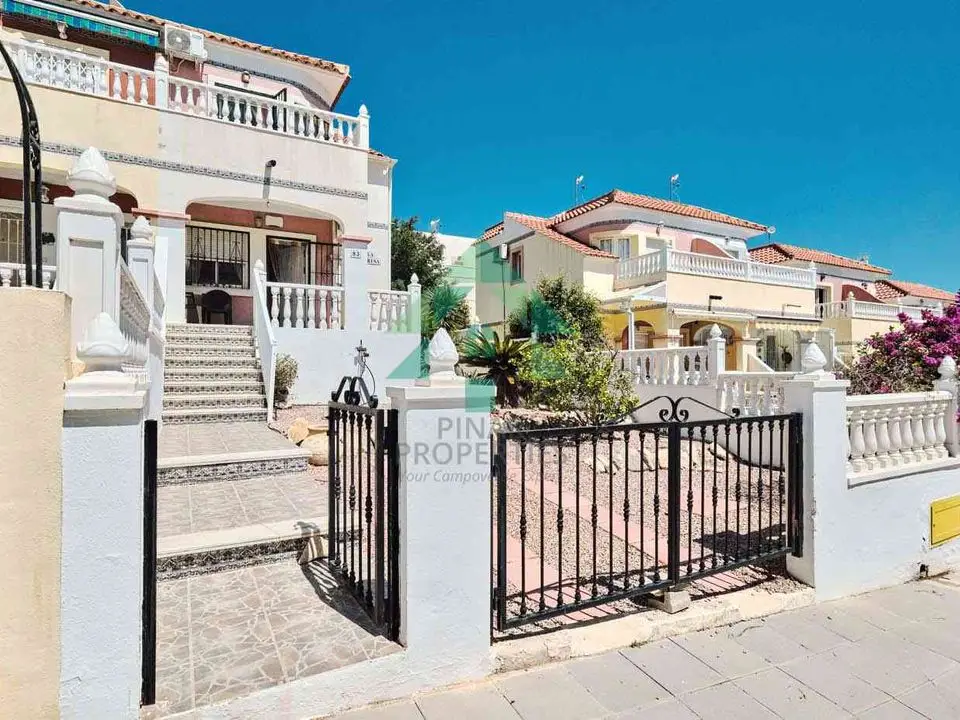 Casa adosada en Pinar De Campoverde, Alicante provincia