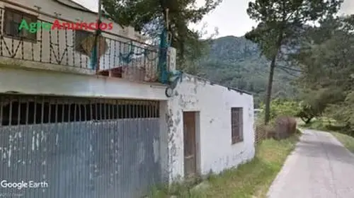 Venta  de Finca con nave y vivienda en Valencia