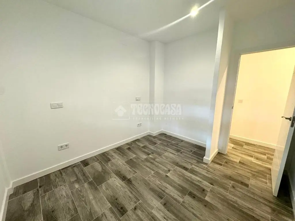 Piso en venta en Reyes Catolicos - Rinconada - Venecia