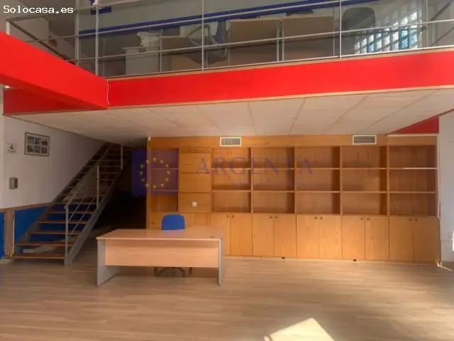 Local en Alquiler Vivero 150m2 3 Despachos Oficina 2 Baños