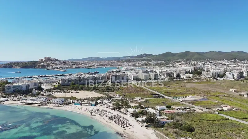 Atico en venta en Ibiza con vistas al mar y piscina