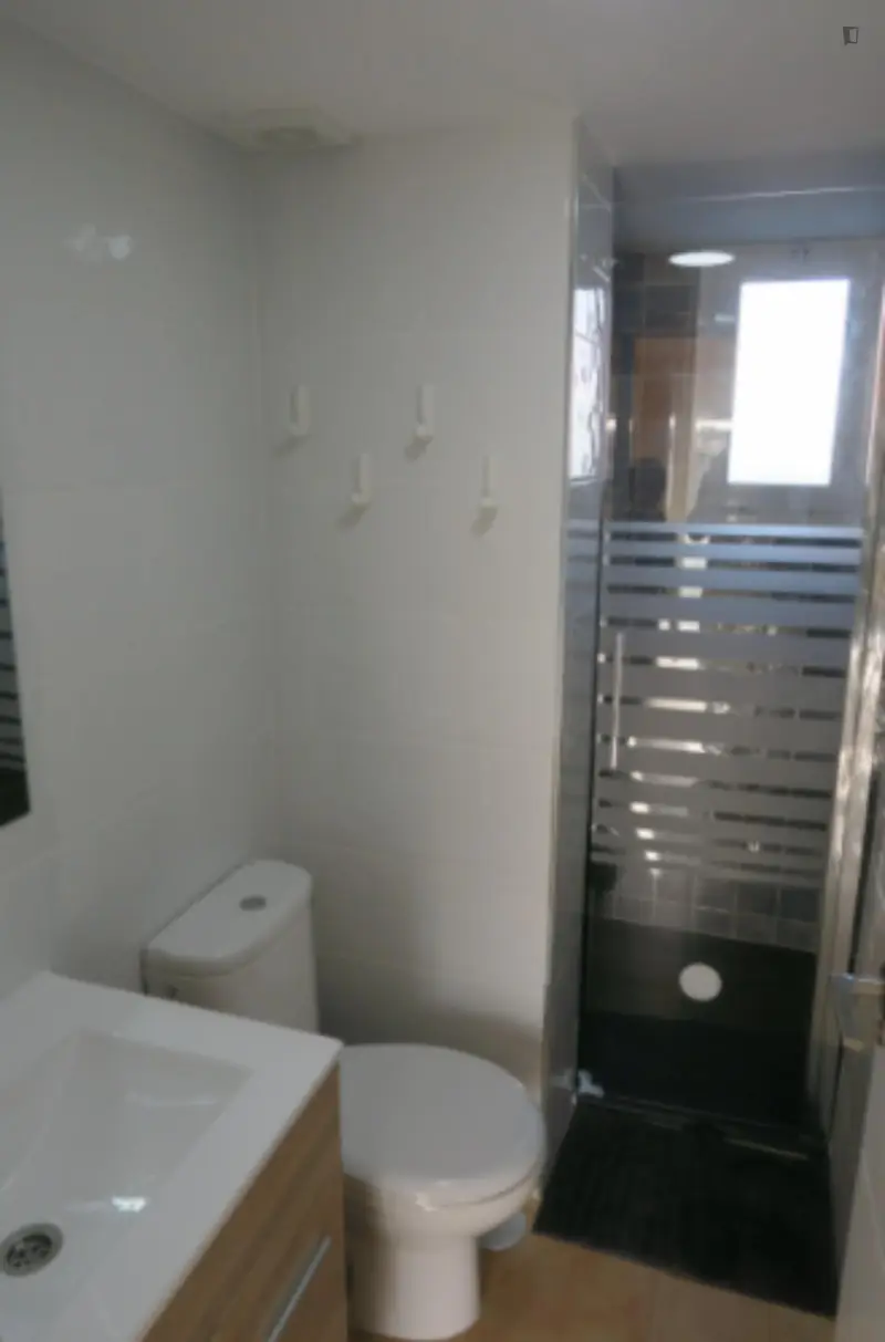 Habitaci
ón individual en piso de 4 habitaciones para j


óvenes de 18 a 30 a


ños