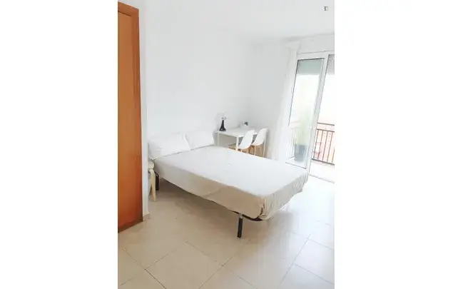 Alquiler Apartamento 4 Dormitorios Badalona