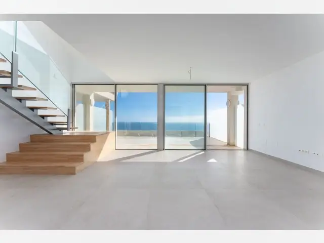 Piso de 3 Dormitorios en venta Benalmádena Pueblo, España