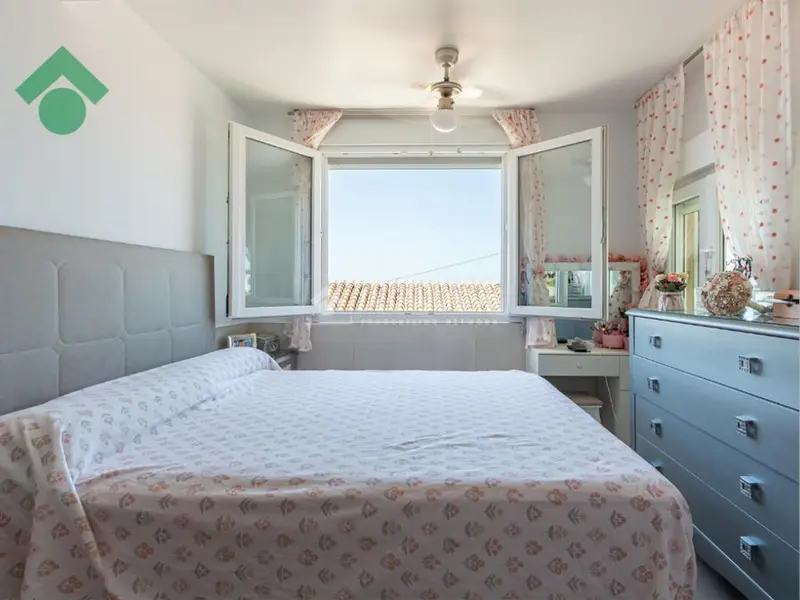 Casa en Benajarafe con Vistas al Mar y Cerca de la Playa