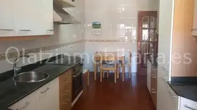 Piso en Venta en Zalla: Luminoso y Amplio con Vistas Panorámicas