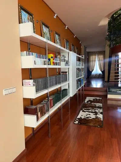 Casa en venta 5 dormitorios 4 baños Herencia