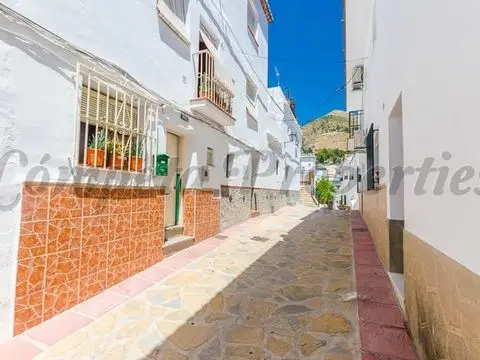 Casa en Venta Competa 4 Dormitorios 2 Baños Terraza Azotea