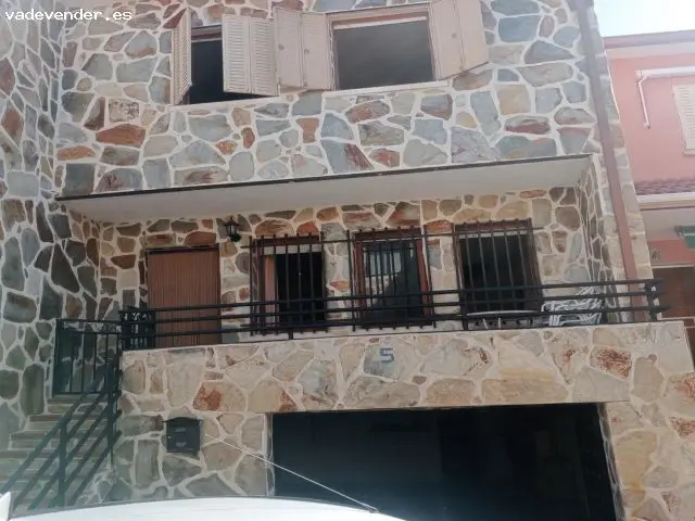 Chalet Adosado en Navaluenga Avila