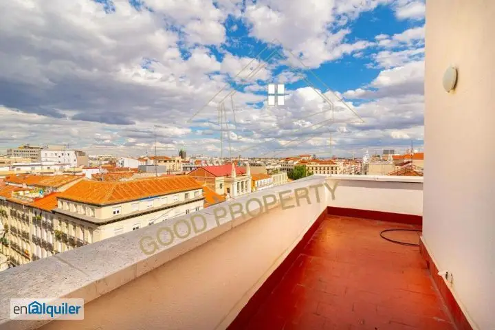Atico en alquiler Madrid 3 habitaciones 2 banos terraza amueblado