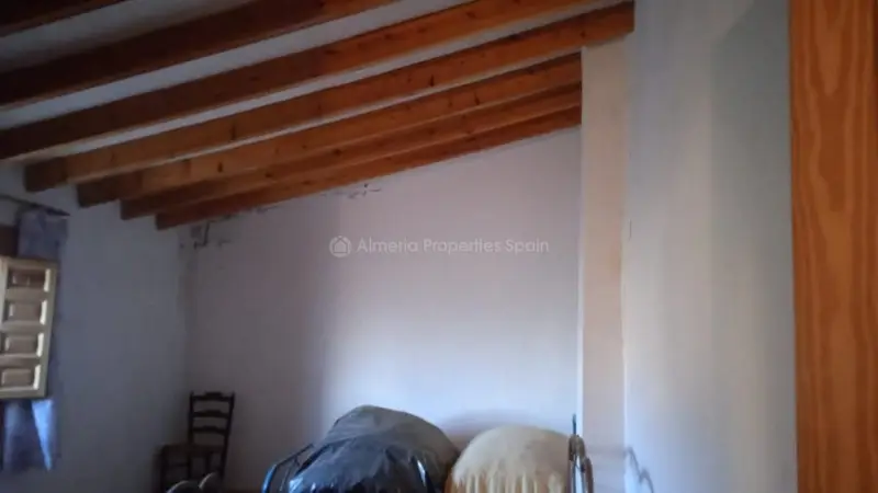Cortijo en Lubrin 5 Dormitorios 2 Jardines Reforma Parcial