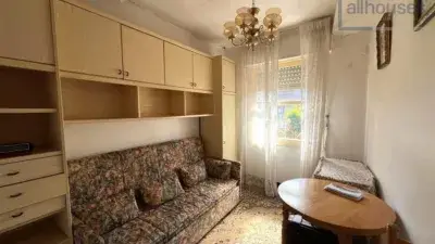 Casa en Venta Vigo Candeán para Reformar con Terreno y Buhardilla