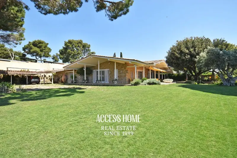 Chalet en venta Sant Andreu de Llavaneres 4 suites jardin piscina