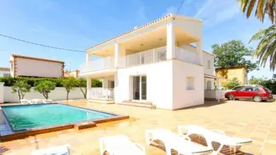 Chalet en Denia con Piscina Privada a 300m de la Playa