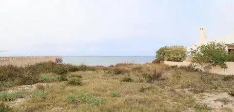 Terreno en venta La Manga del Mar Menor: Parcela frente al mar