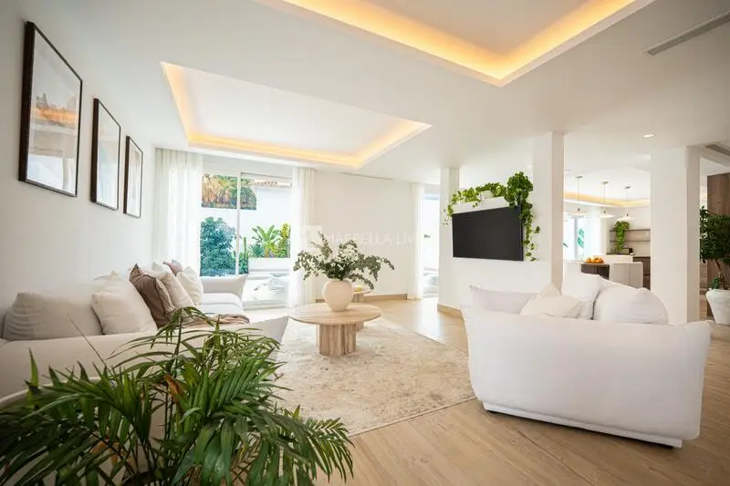 Villa de 4 Dormitorios en Nueva Andalucía