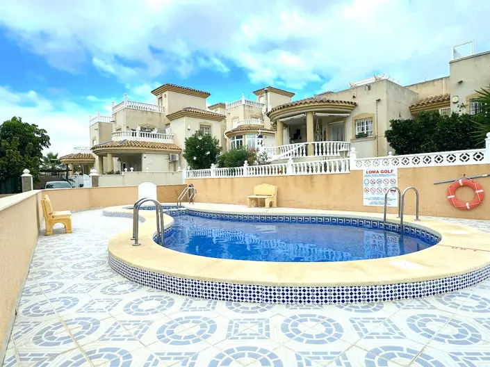 Villa en Venta Villamartin 2 Dormitorios Piscina Privada