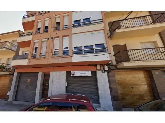 Se vende Piso Okupa en Manlleu Barcelona Calle Catalunya