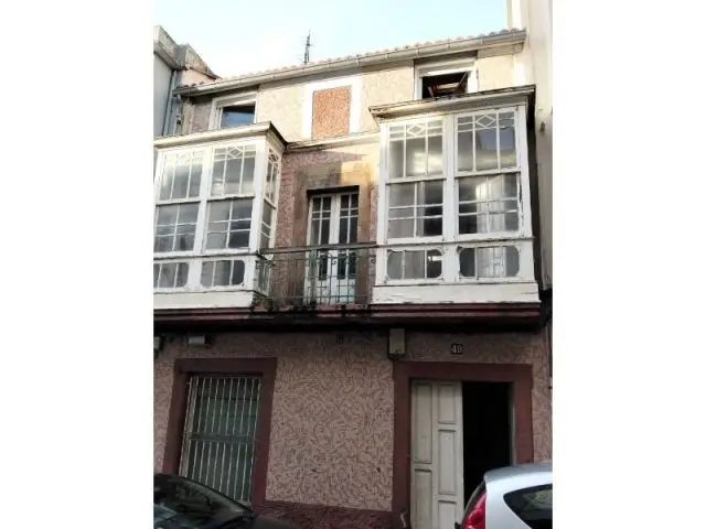 Casa en Ferrol Centro con Obras Iniciadas  3 Plantas