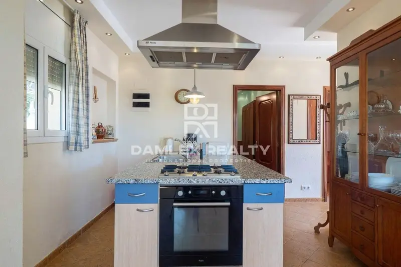 Chalet en venta Lloret de Mar con 2 apartamentos