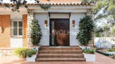 Casa en venta en San Antonio de Benagéber: Lujo y confort en una planta