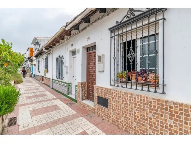 Casa Adosada en Bobadilla Cerca de la Chana