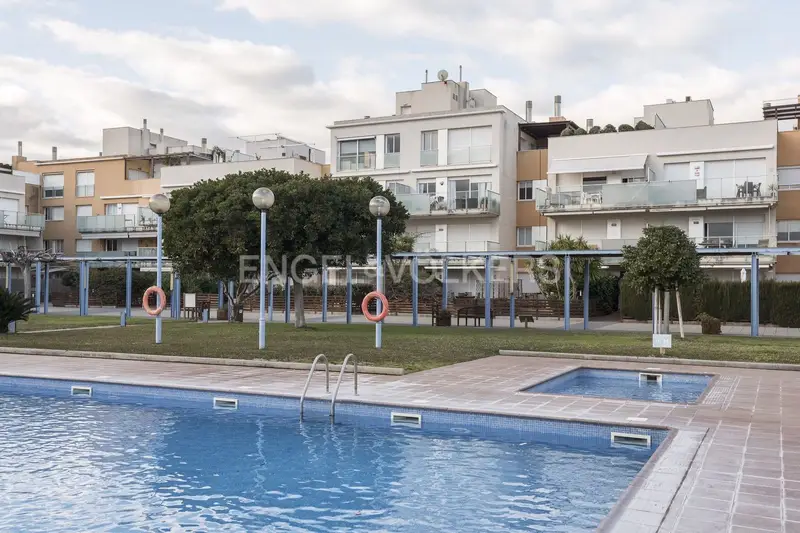 Apartamento en Cubelles 4 habitaciones 2 baños vistas al mar