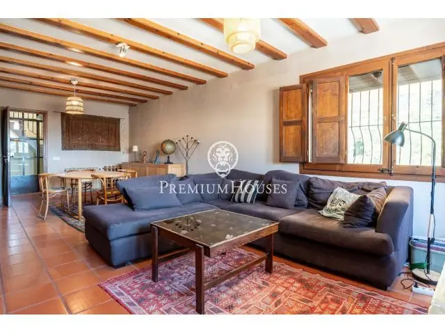 Casa con piscina y jardin en Prenafeta Montblanc