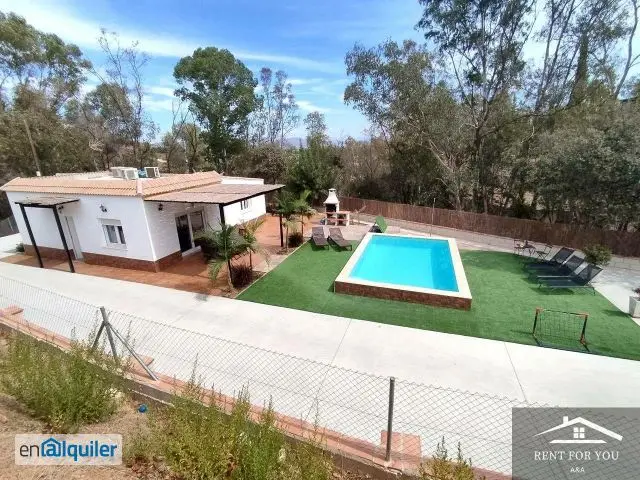 Chalet Independiente con Piscina en Entorno Rural
