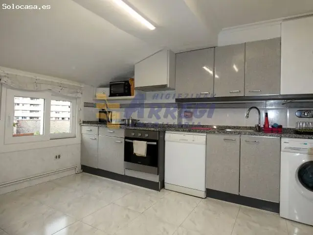 Piso en Venta Eibar Dos Habitaciones Opcion a Tres Salon Amplio