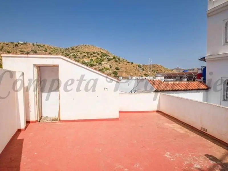 Casa de Pueblo en Torrox con Vistas a la Ciudad