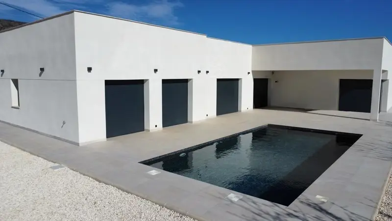 Venta Villa Piscina Campo Pinoso