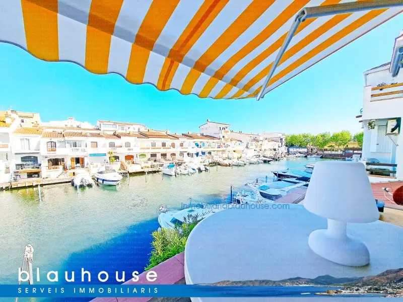 Apartamento soleado en El Port Empuriabrava con vistas al canal