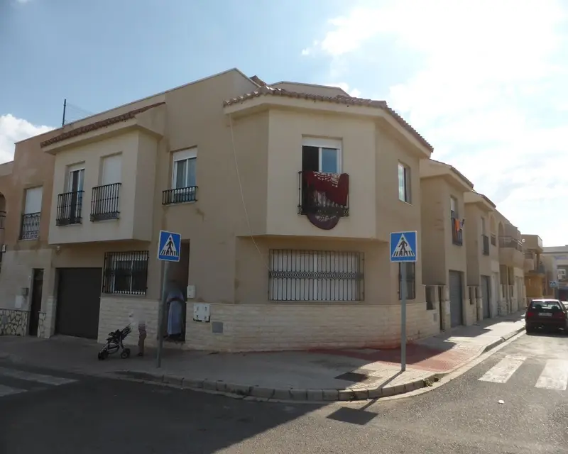 Adosado 4 habitaciones 3 baños 155m2 Ejido