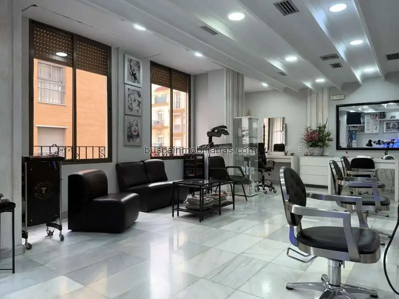 Piso 2 habitaciones Malaga zona Marmoles 114m2