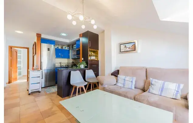 Alquiler piso 2 dormitorios Fuengirola centro terraza azotea