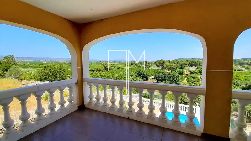 Chalet en Venta Alberic Valencia 6 Dormitorios Piscina Tenis