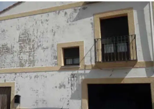 Casa en Calle Clfloreta Montánchez Cáceres