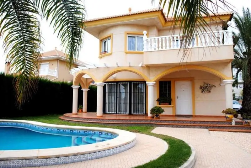 Villa 3 Dormitorios Piscina Privada La Zenia