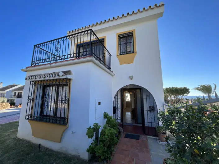 Adosado 4 Dormitorios Calahonda Vistas al Mar Apartamento Independiente