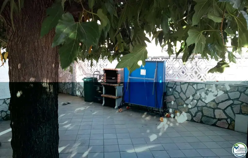 Chalet en venta Empuriabrava 4 dormitorios jardin piscina