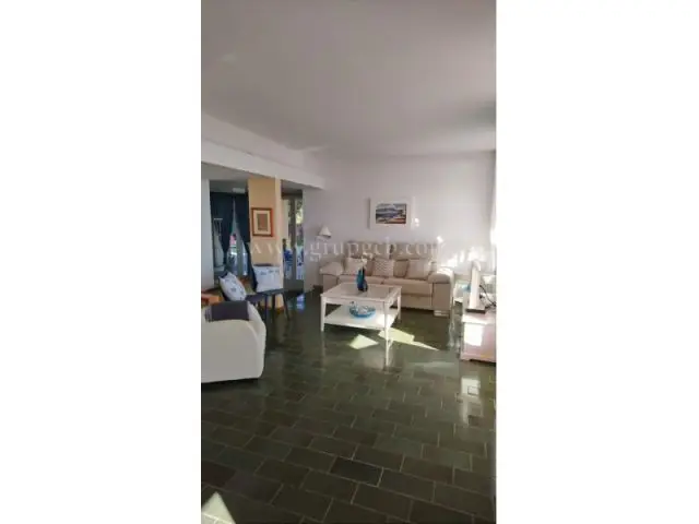Casa Mediterránea con Vistas al Mar Piscina y Jardín