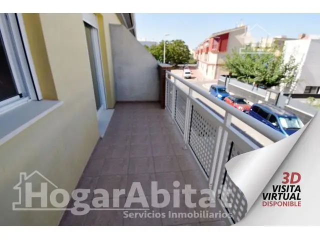 Adosado Seminuevo con Garaje y Terraza en Venta