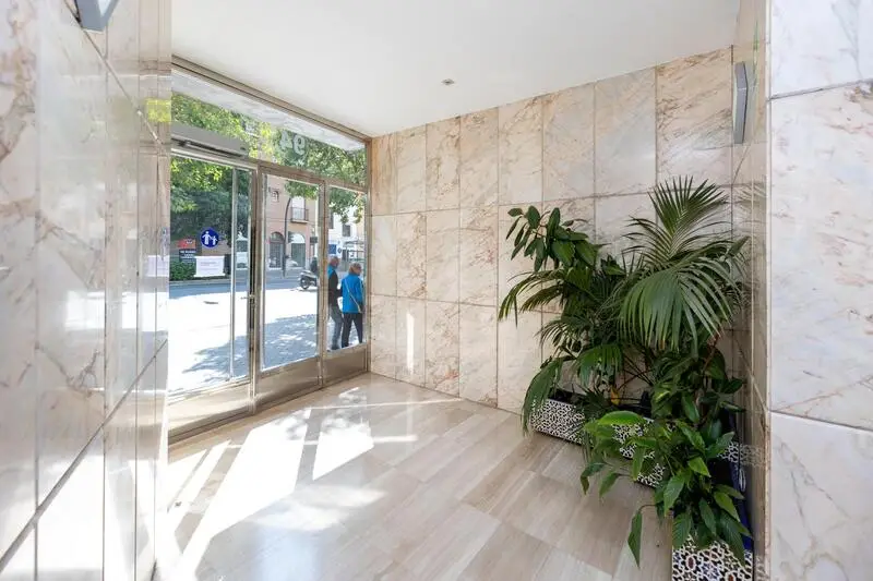 Apartamento 3 Dormitorios Centro Granada Reformado