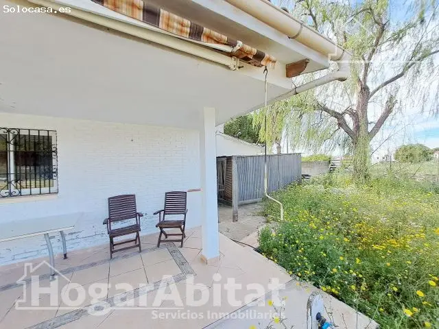Chalet en Benicassim cerca de la playa con terraza jardin y garaje