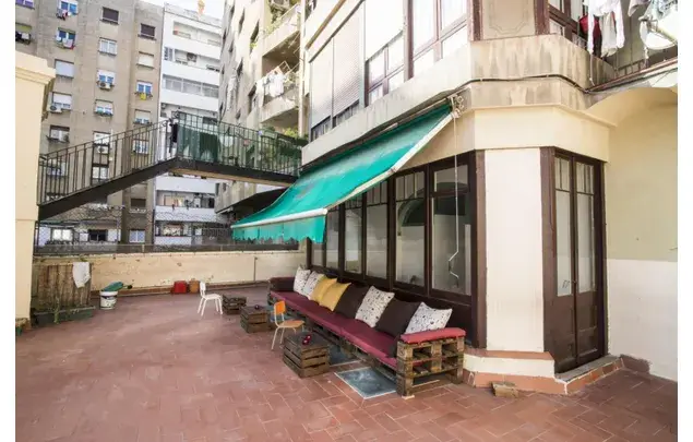 Apartamento 12 Dormitorios Barcelona Estudiantes